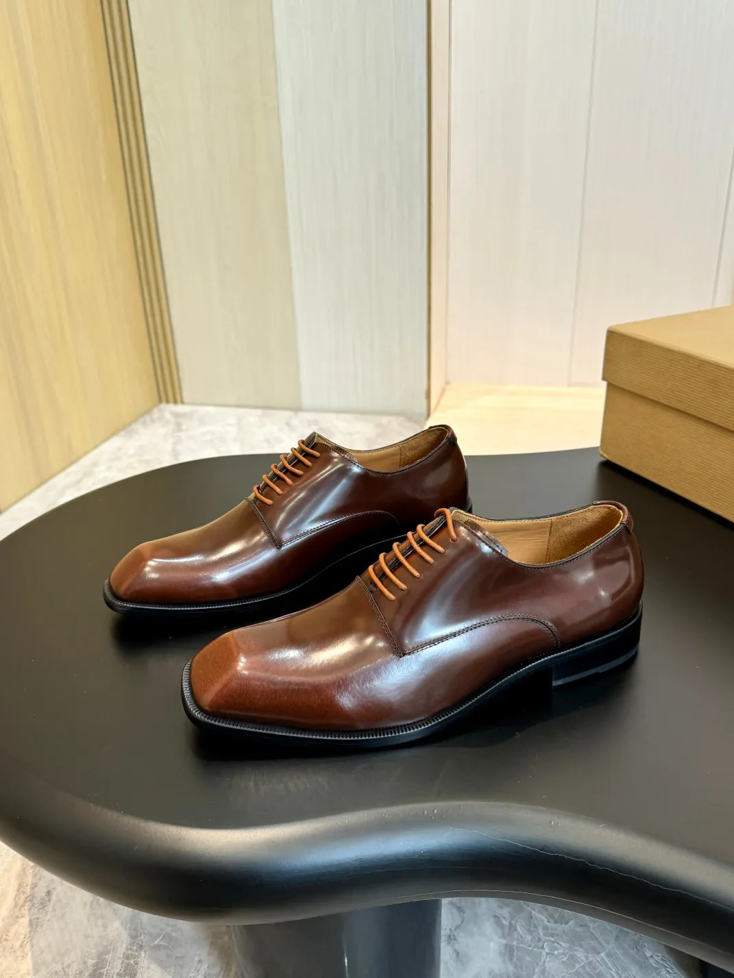 [CL red sole shoes] Top P: 1020💰 Size 39-44 (⚠️38.45.46.47 custom-made, non-returnable and non-exchangeable) 🆑High-end men's business formal leather shoes, original authentic top quality goods ••✅💯 Top original order purchasing agent! Original imported patterned cowhide ➕Imported cowhide lining ➕Cowhide feet ➕Original leather outsole~🉑️Feel free to compare the authentic ones!